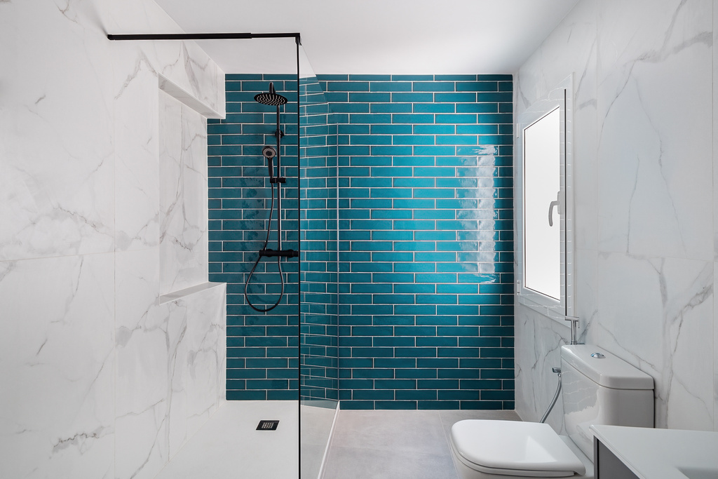 dark aquamarine bathroom tile